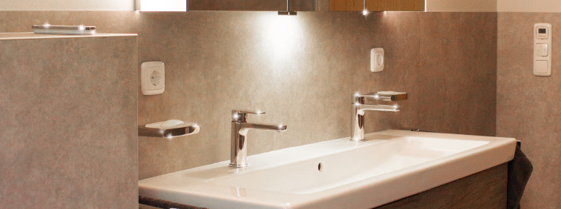 Sanitärrückwand Bad-Renovierung Dekorplatte F410 Sanitärrückwand Bad-Renovierung Dekorplatte F410