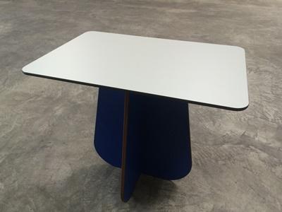 HPL Tischplatte Kanten ballig gefräst 10mm schwarzer Kern Dekor U011 HPL Tischplatte Kanten ballig gefräst 10mm schwarzer Kern Dekor U011