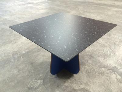 HPL Tischplatte Kanten ballig gefräst 7mm schwarzer Kern Dekor F450 HPL Tischplatte Kanten ballig gefräst 7mm schwarzer Kern Dekor F450