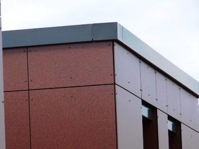 wartungsfreies Kranzgesims für Fassaden aus HPL Platten wartungsfreies Kranzgesims für Fassaden aus HPL Platten